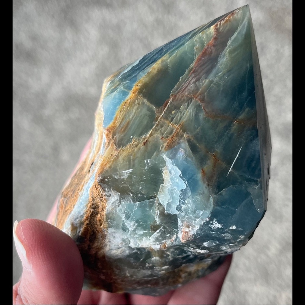 ✨ HP ✨ Lemurian Aquatine Calcite/Brazilian Blue Onyx ✨ Point ✨